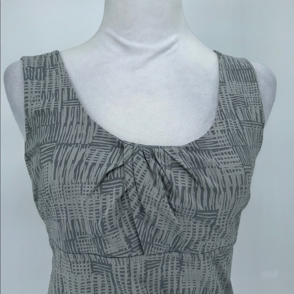 Patagonia Womens Bandha Tank Top Size M Light Gray Floral Stretch Scoop Neck - Picture 6 of 8